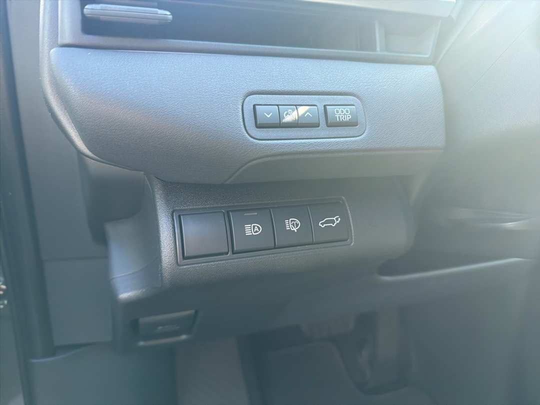 2026 Subaru Solterra Premium - Image 32