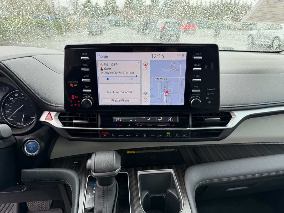 2024 Toyota Sienna Limited - Image 23