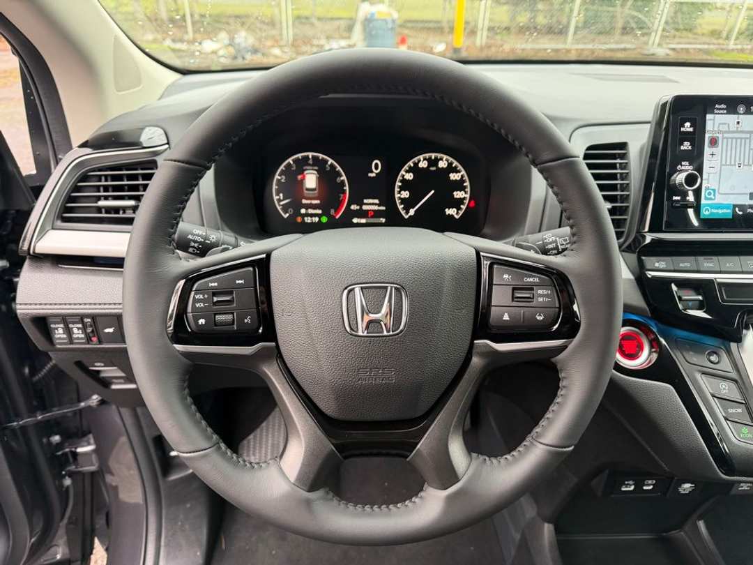 2026 Honda Odyssey Touring - Image 19