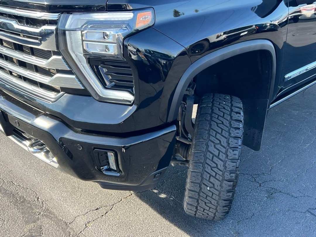 2025 Chevrolet Silverado 3500Hd High Country - Image 3