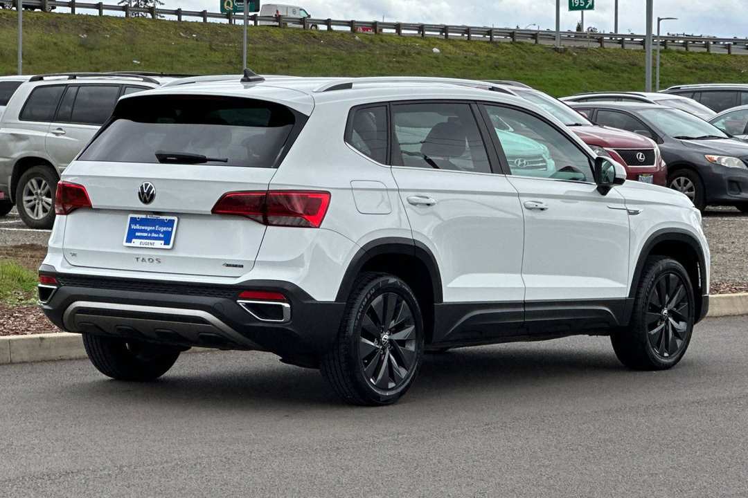 2022 Volkswagen Taos 1.5T SE - Image 3