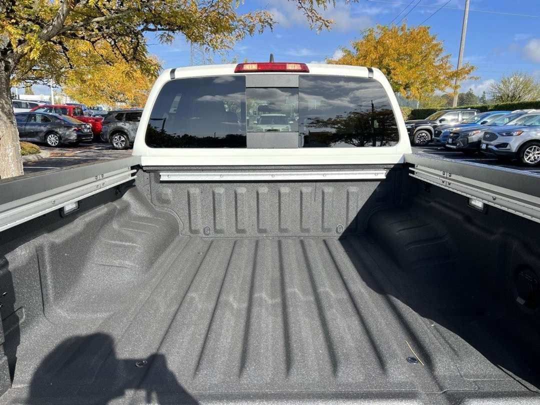 2026 Nissan Frontier SV - Image 9