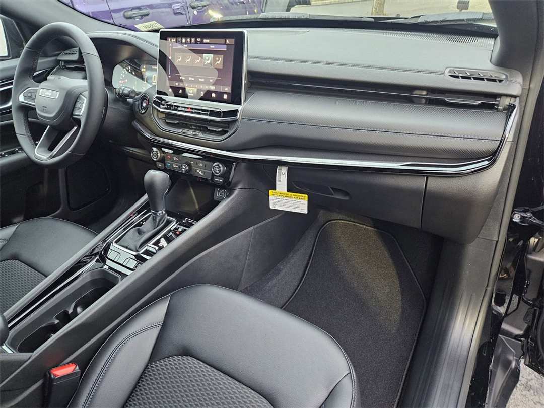 2026 Jeep Compass Latitude - Image 36