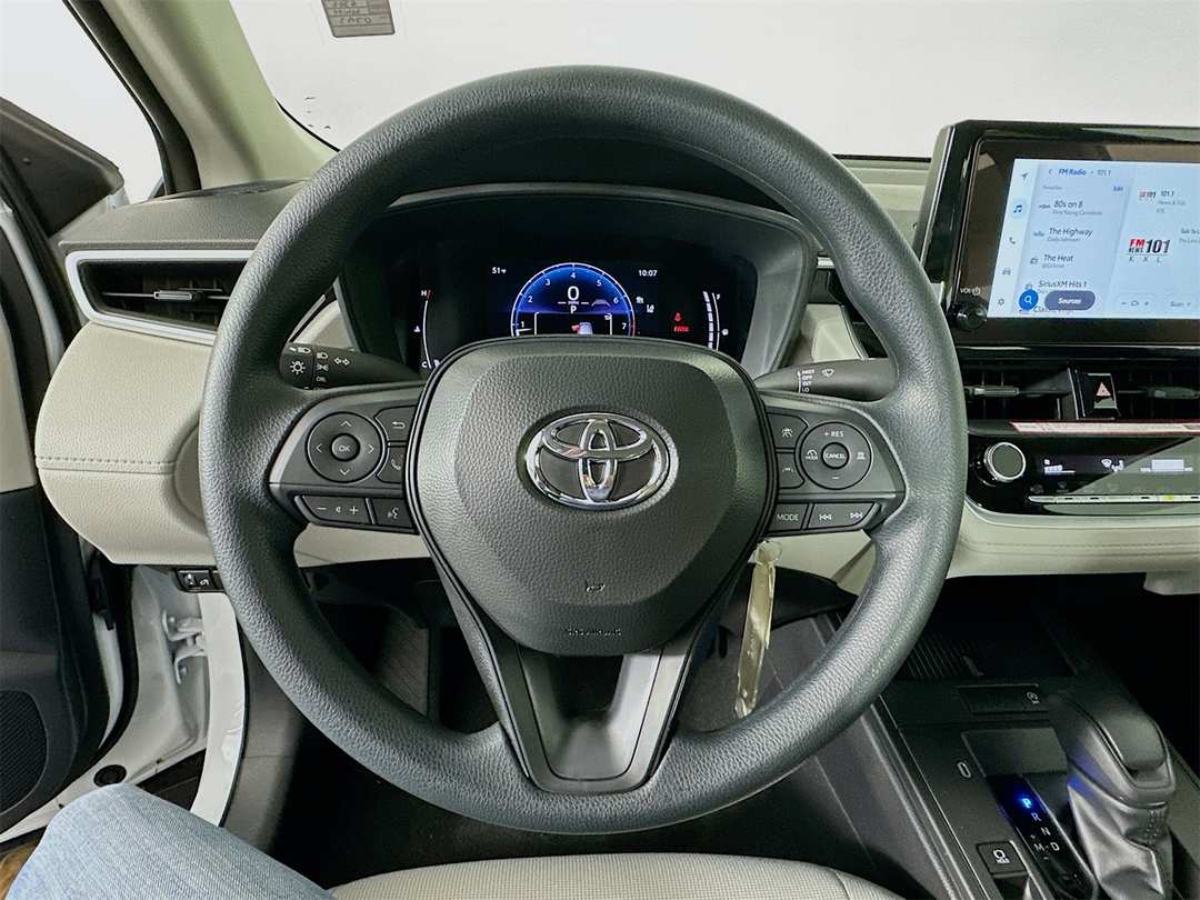 2026 Toyota Corolla Cross L - Image 11