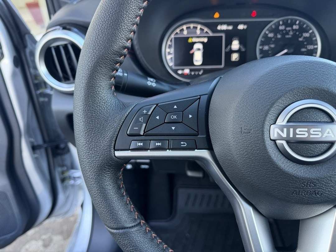 2025 Nissan Versa 1.6 SR - Image 16