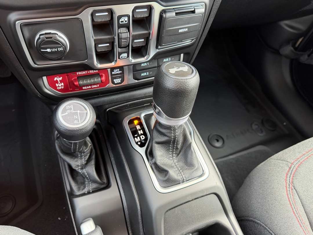 2026 Jeep Wrangler Rubicon - Image 25