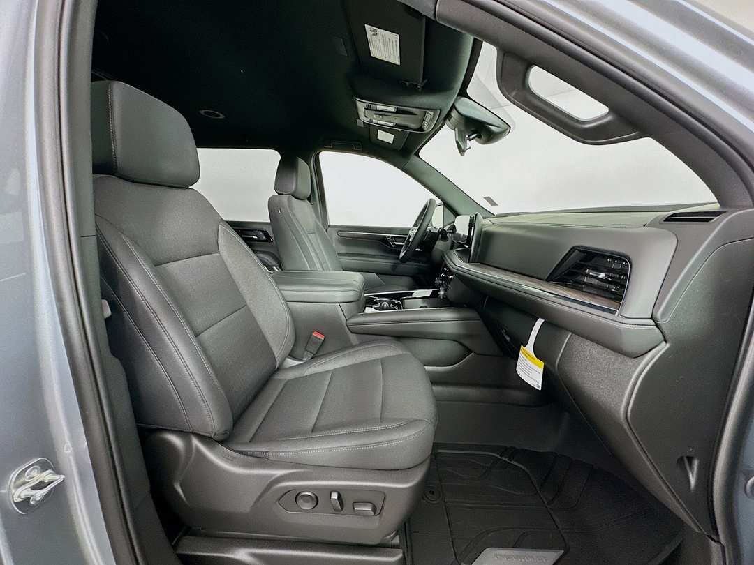 2025 Chevrolet Suburban LS - Image 29