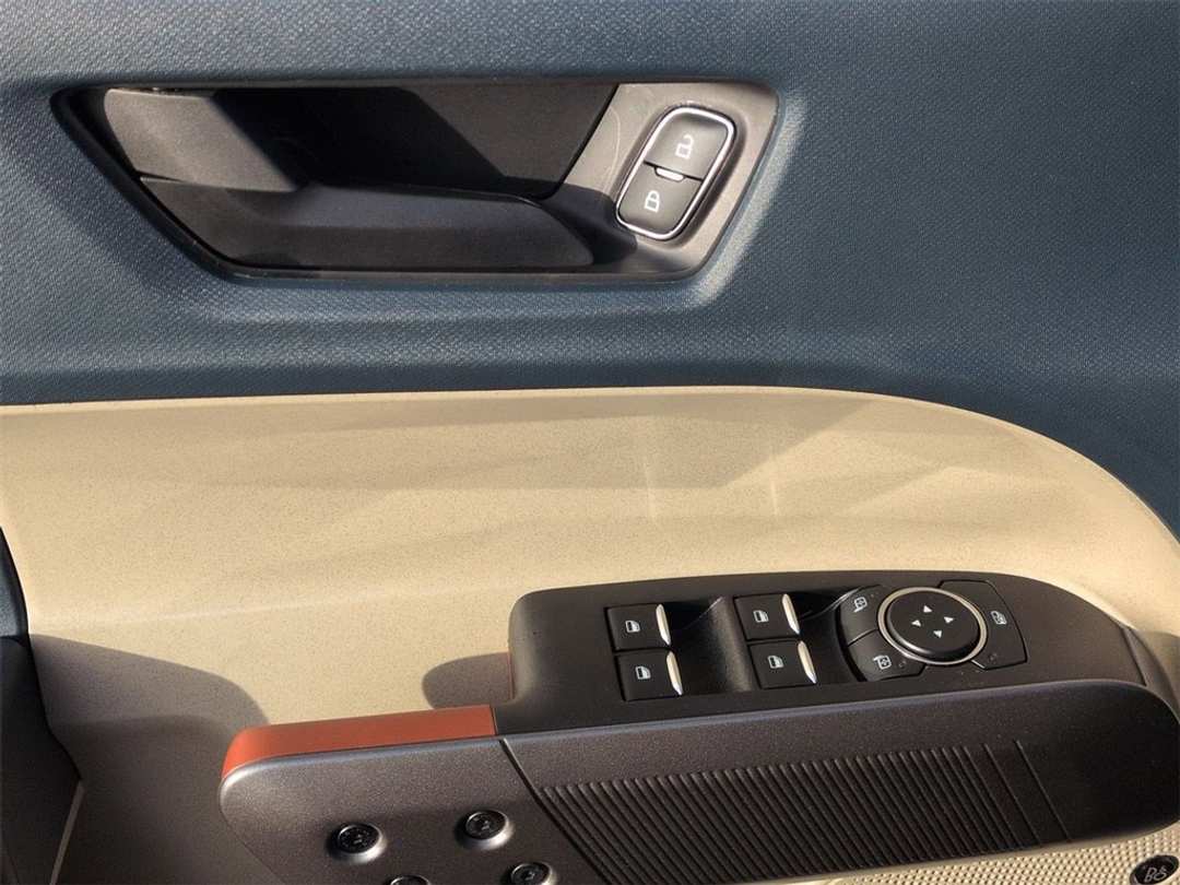 2026 Ford Maverick Lariat - Image 10