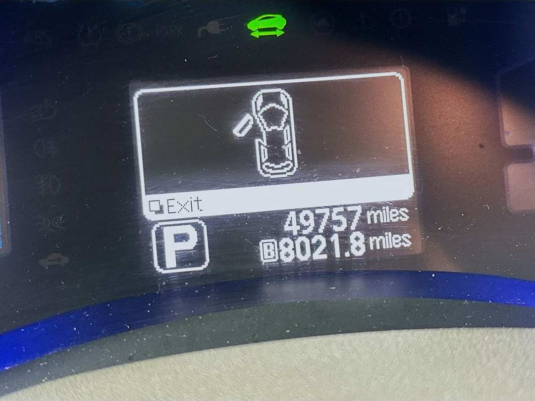 2011 Nissan LEAF SL - Image 13