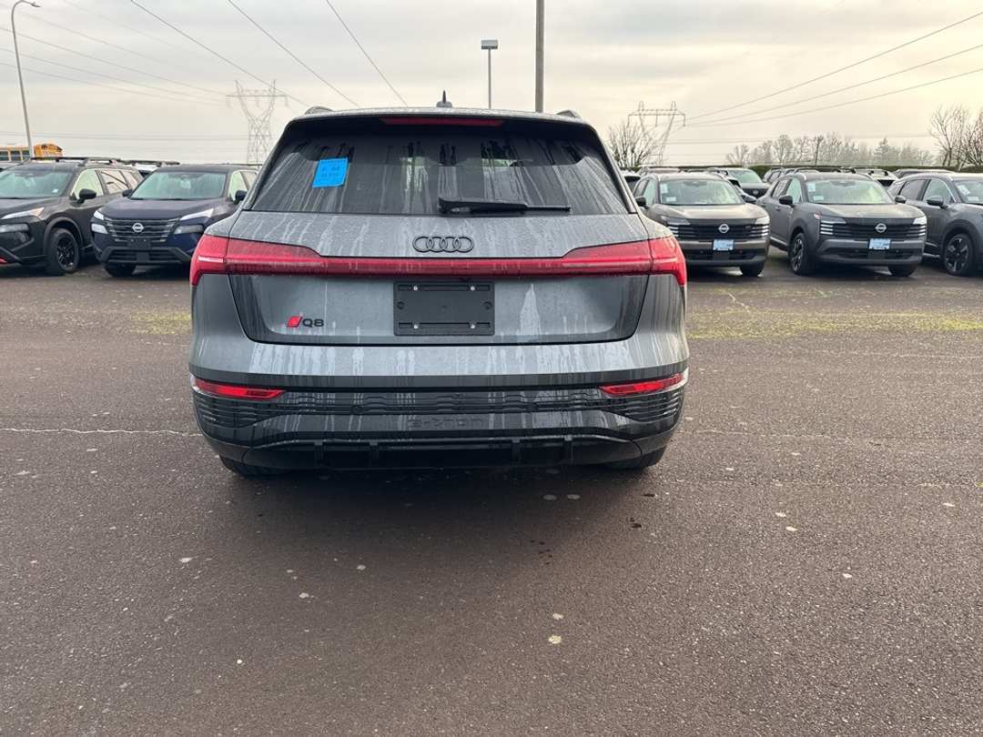 2024 Audi Q8 E-Tron Prestige - Image 6
