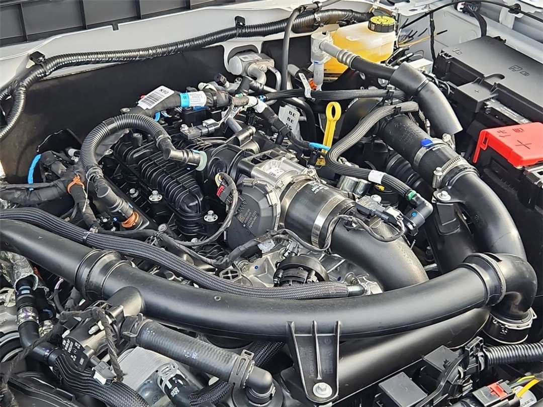 2025 Ford Bronco Outer Banks - Image 35