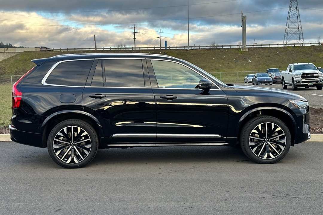 2026 Volvo Xc90 T8 Plus - Image 2
