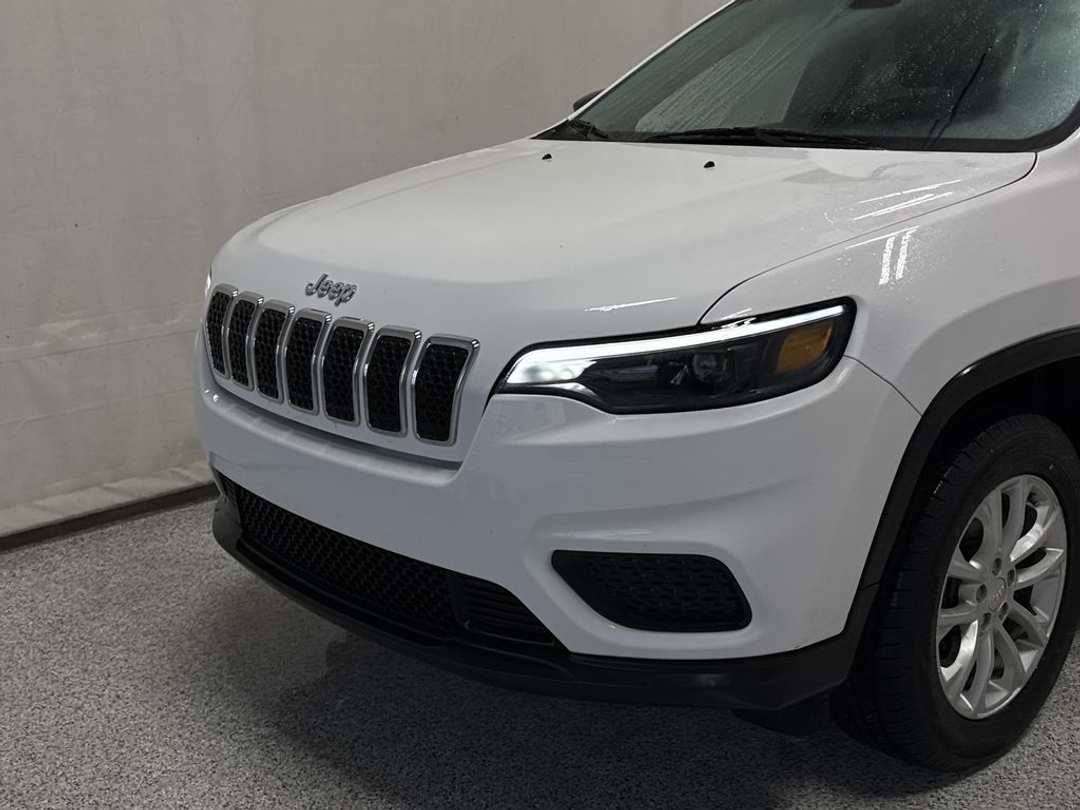 2019 Jeep Cherokee Sport - Image 3