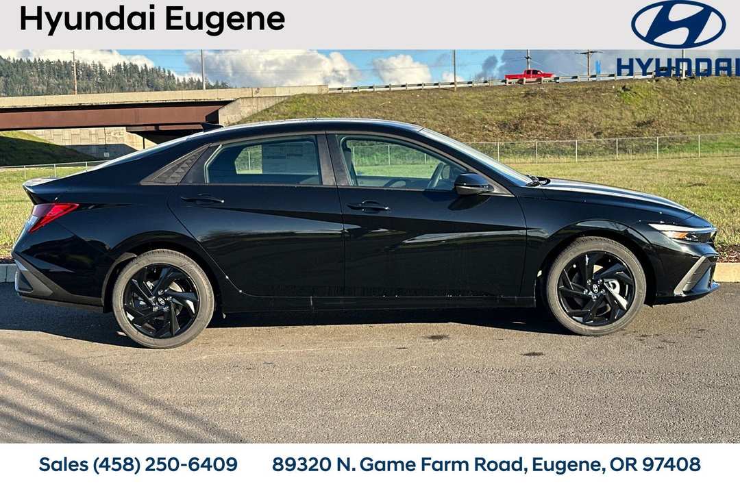 2026 Hyundai Elantra SEL Sport - Image 3