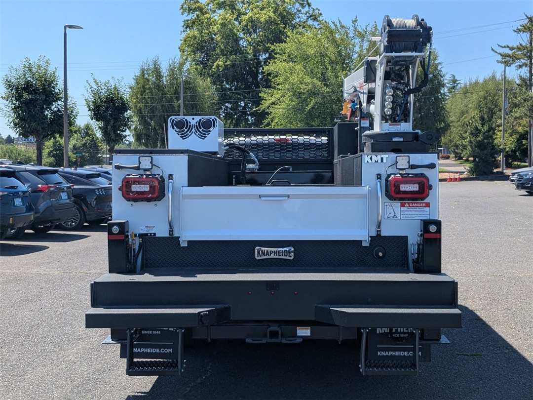 2025 Ford F-550Sd XL - Image 4