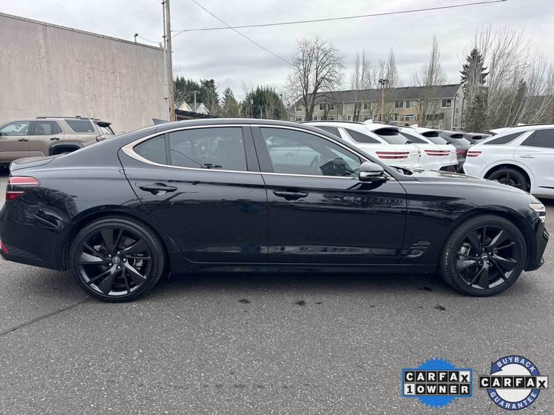 2023 Genesis G70 2.0T - Image 8