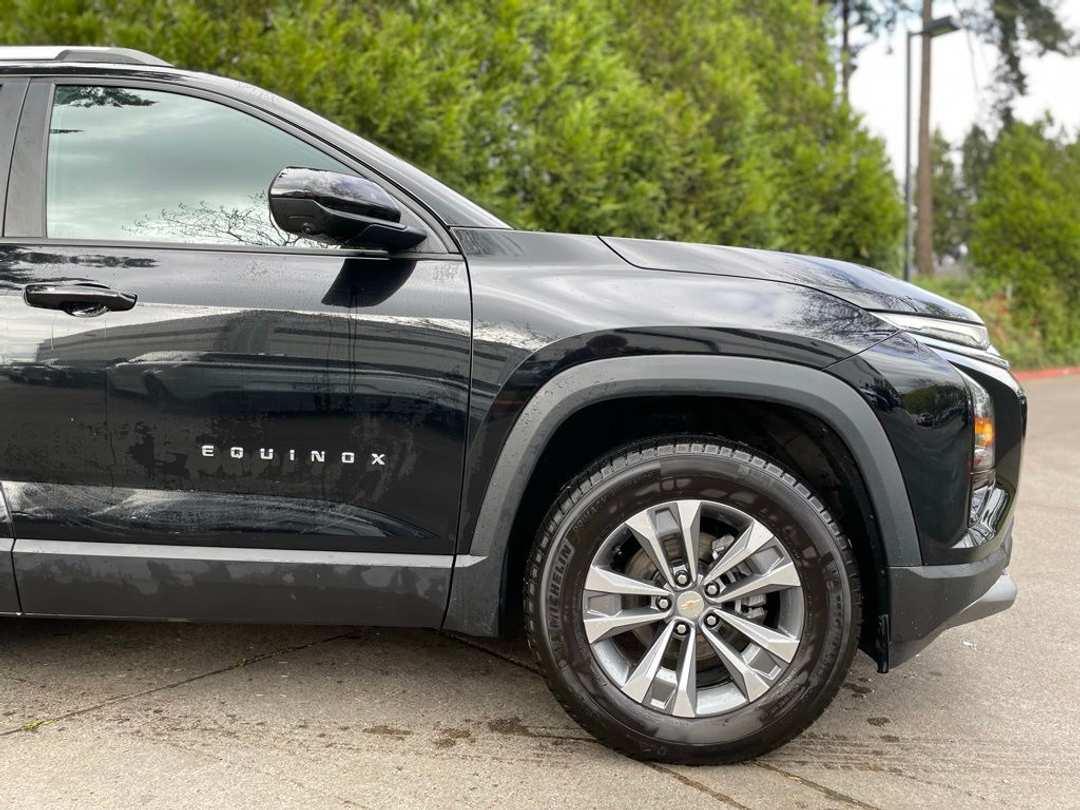 2025 Chevrolet Equinox LT - Image 2