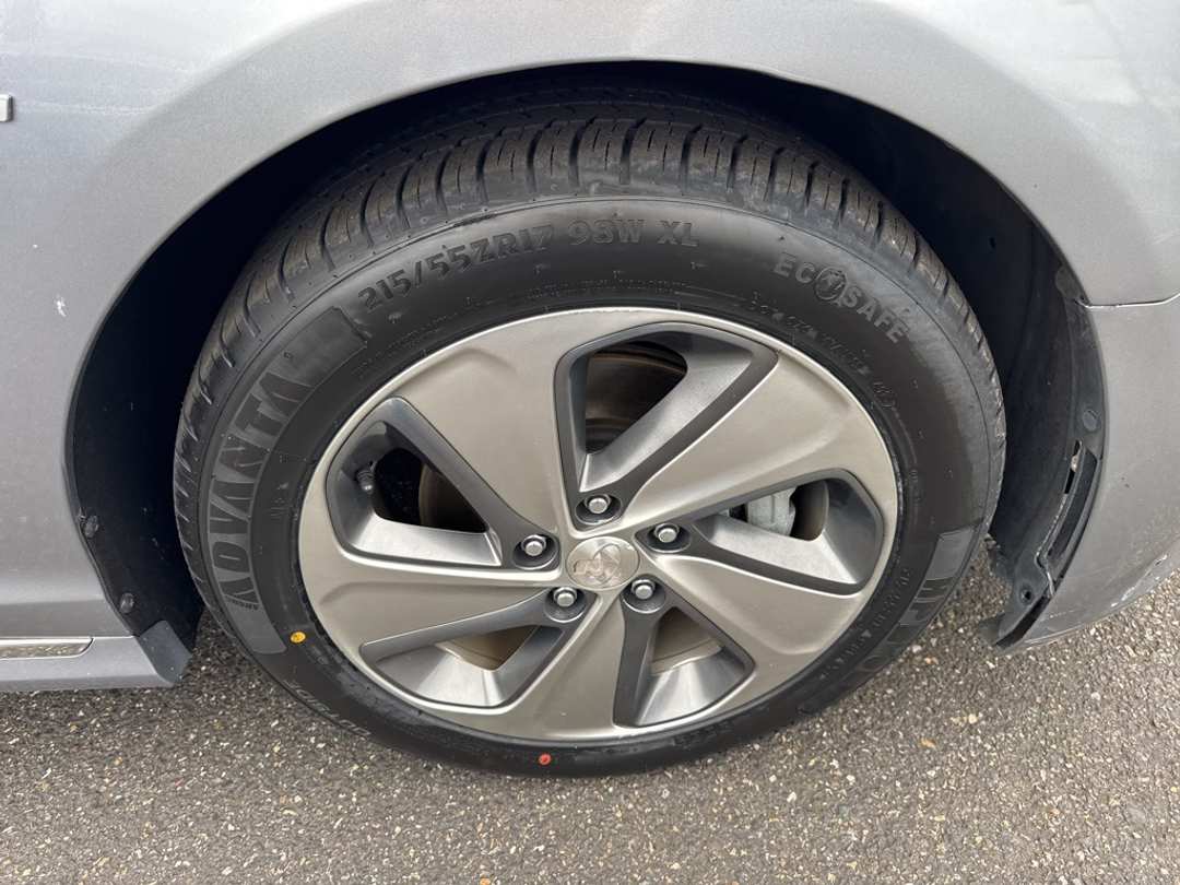 2016 Hyundai Sonata Limited - Image 9