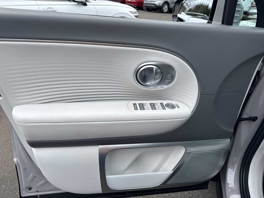 2026 Hyundai Ioniq 9 Performance Limited - Image 16