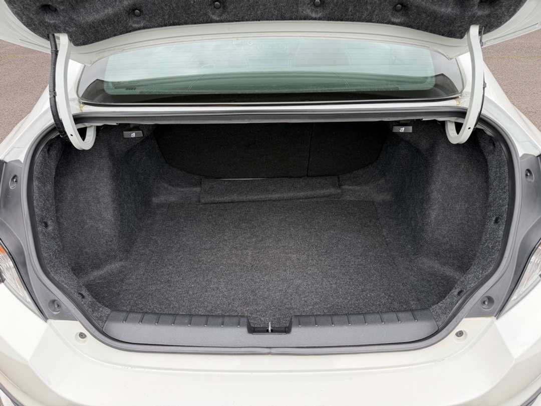 2017 Honda Civic Touring - Image 11