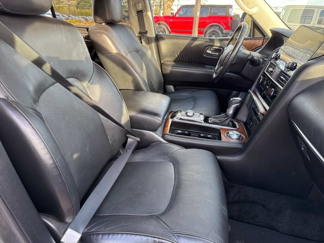 2023 Nissan Armada SL - Image 28