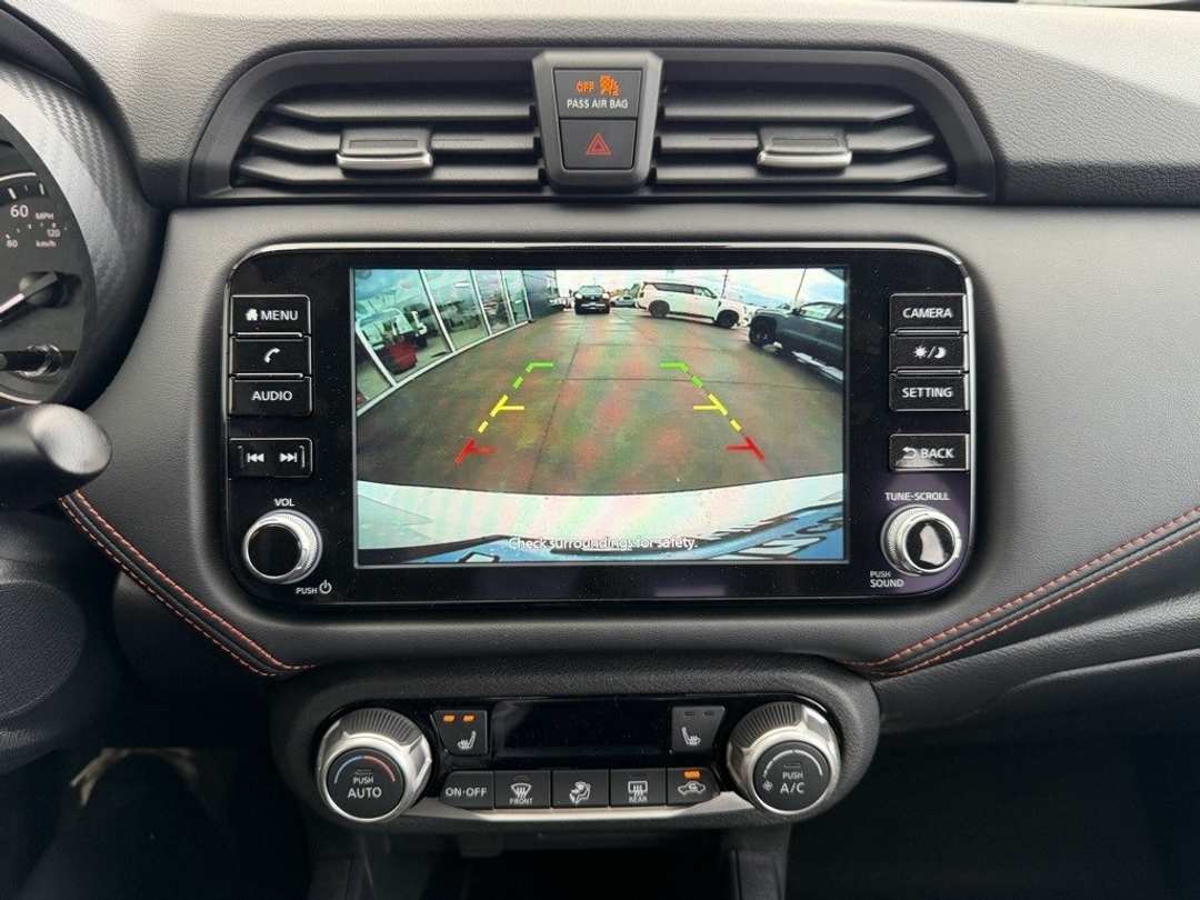 2025 Nissan Versa 1.6 SR - Image 21