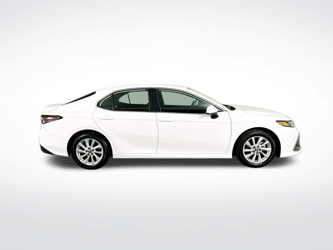 2024 Toyota Camry LE - Image 9