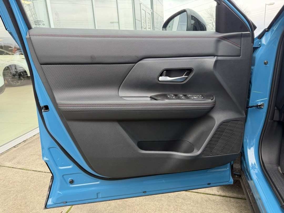 2026 Nissan Kicks SR - Image 11