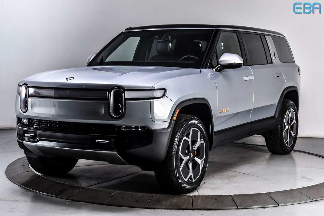 2023 Rivian R1S Adventure - Image 2