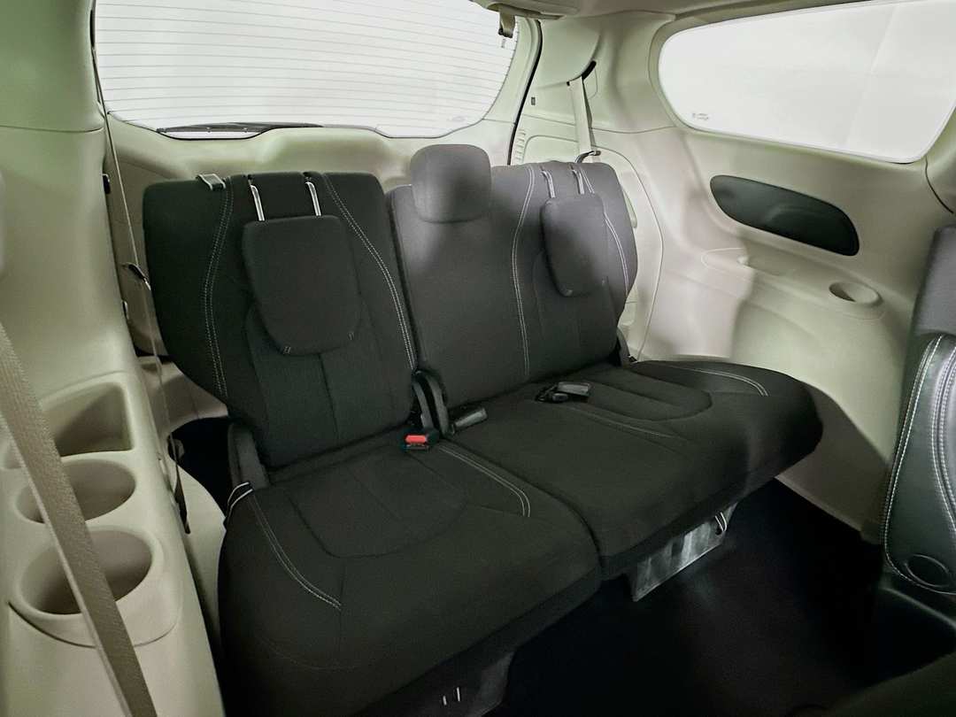 2023 Chrysler Voyager LX - Image 26