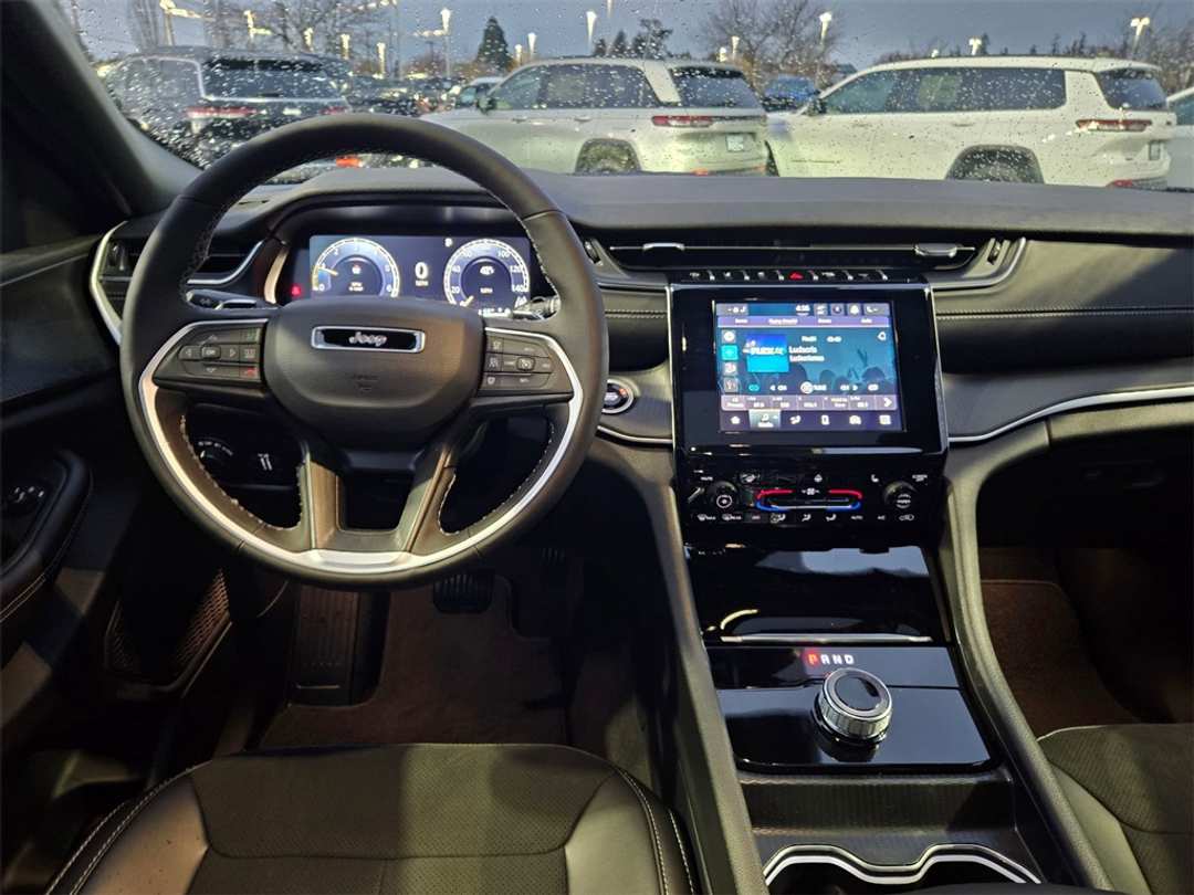 2025 Jeep Grand Cherokee Altitude X - Image 26