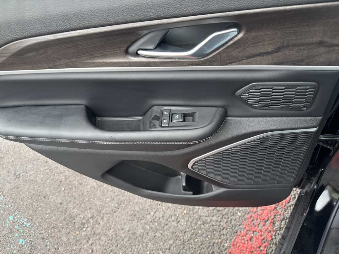 2026 Jeep Grand Cherokee Limited - Image 23