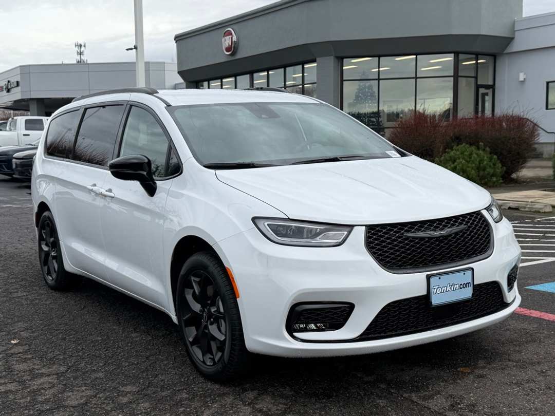 2026 Chrysler Pacifica Select - Image 2