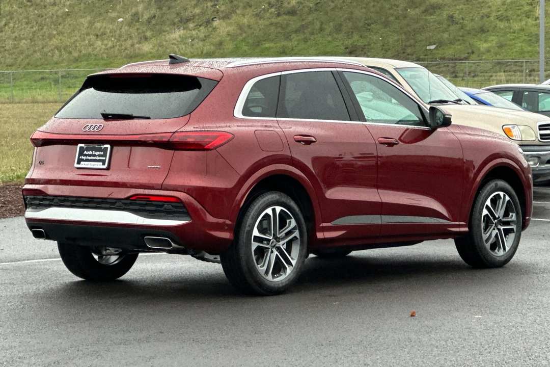 2025 Audi Q5 2.0T Premium Plus - Image 3