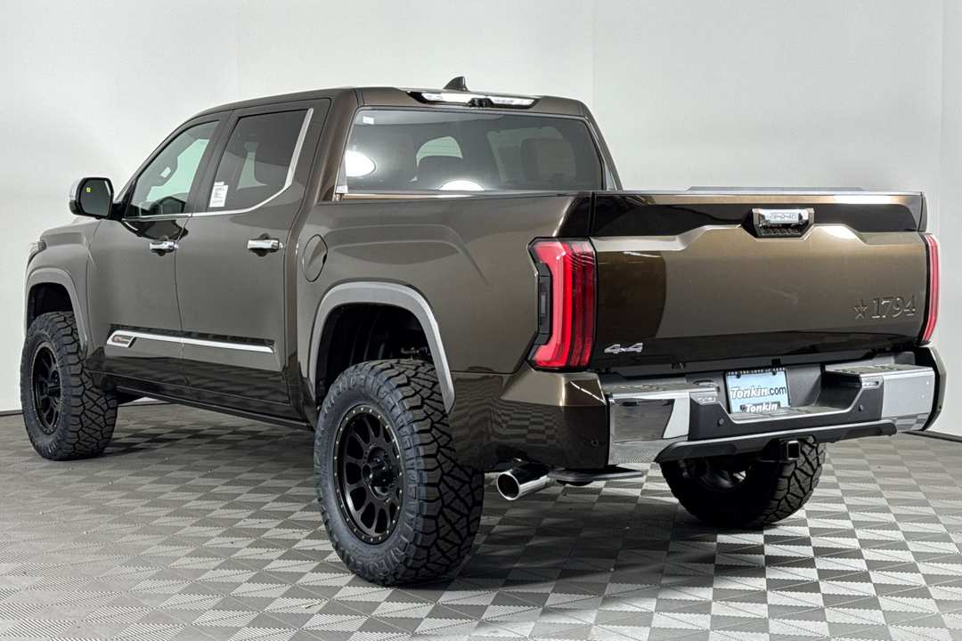 Toyota Tundra - Image 2