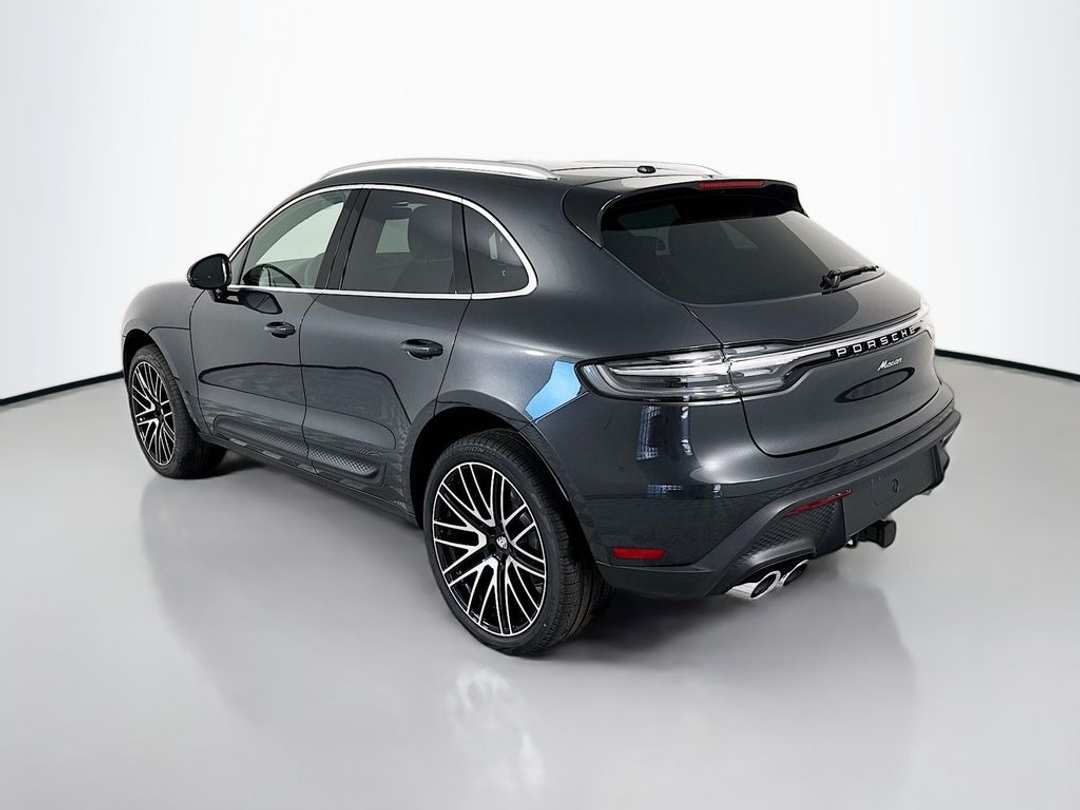 2026 Porsche Macan - Image 3