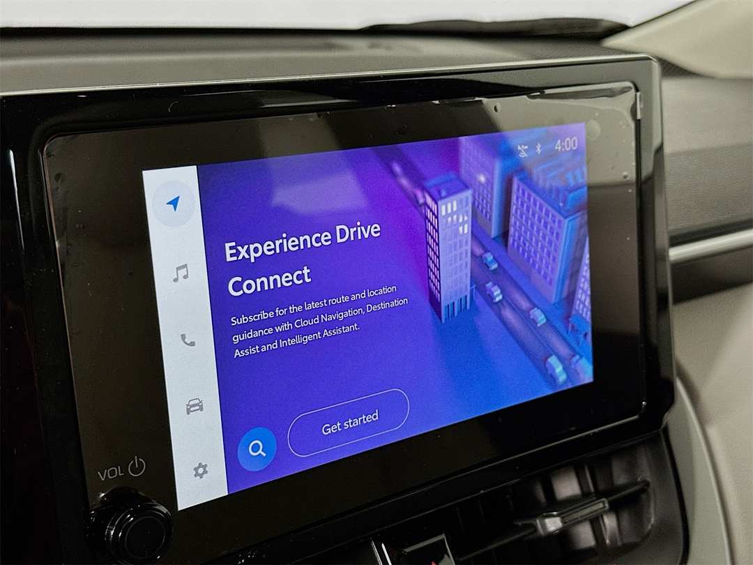 2026 Toyota Corolla Cross L - Image 13