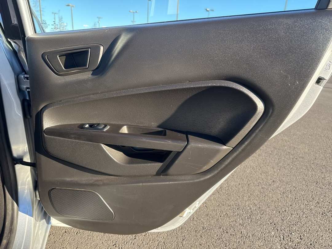 2018 Ford Fiesta SE - Image 20