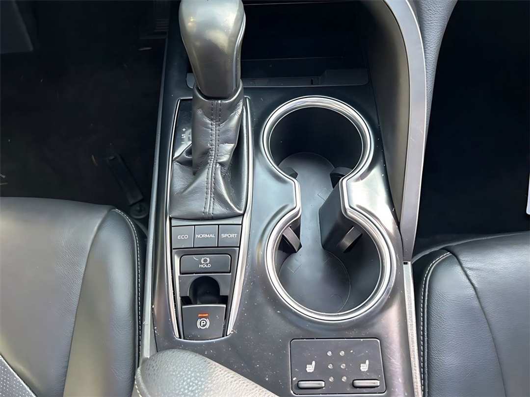 2019 Toyota Camry XSE - Image 19