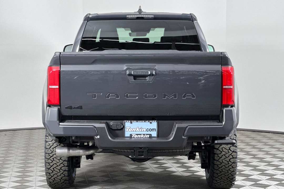 Toyota Tacoma - Image 4