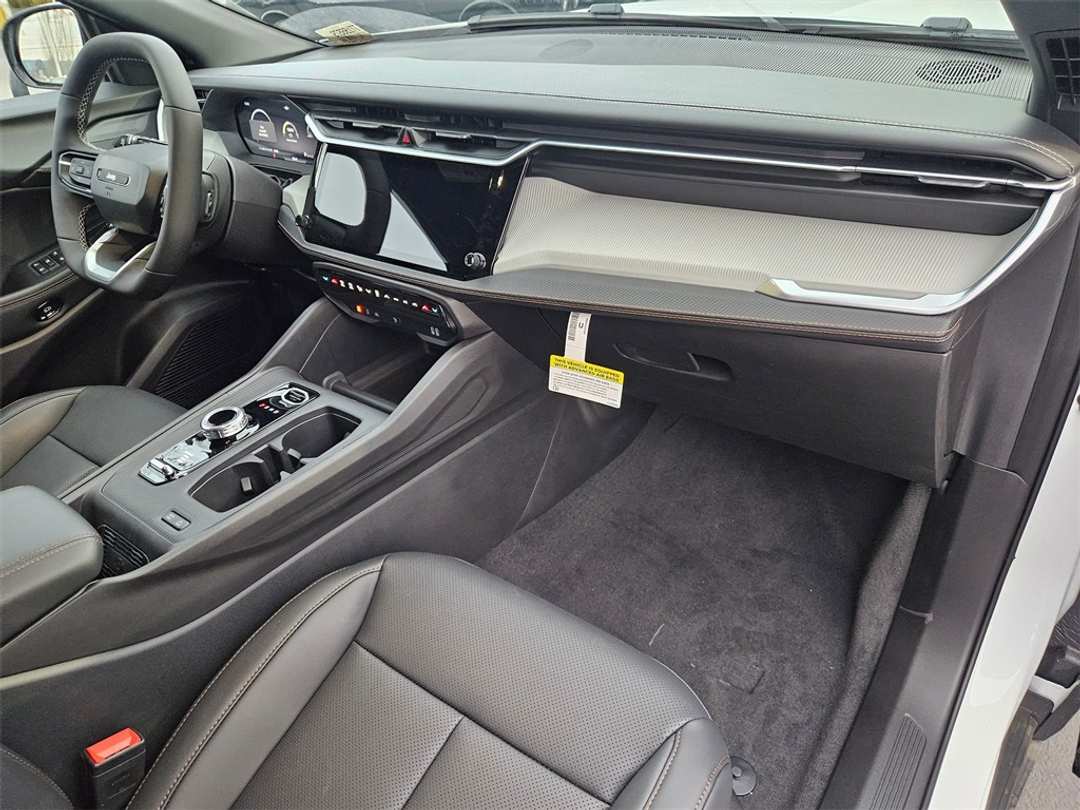 2026 Jeep Cherokee Laredo - Image 38