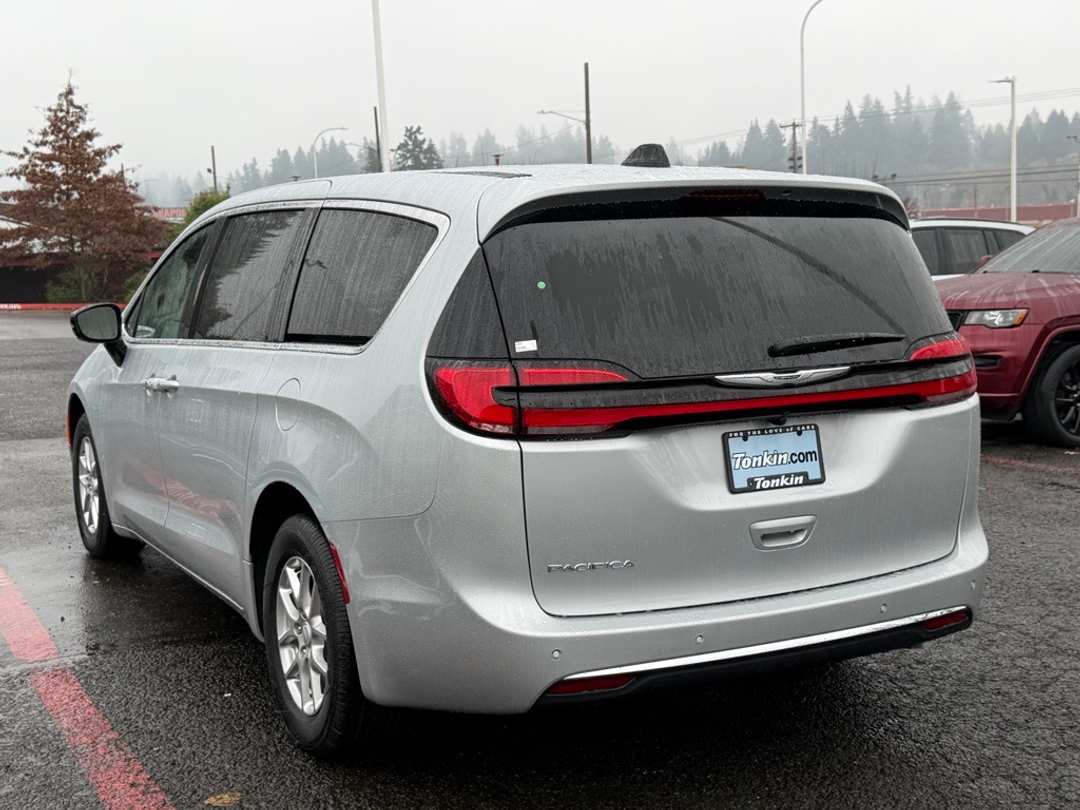 2026 Chrysler Pacifica Select - Image 6