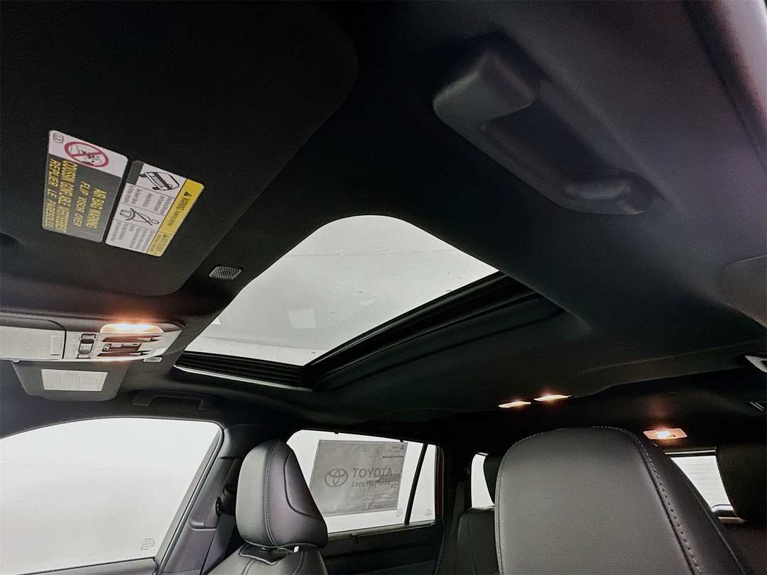 2026 Toyota Highlander XSE - Image 23