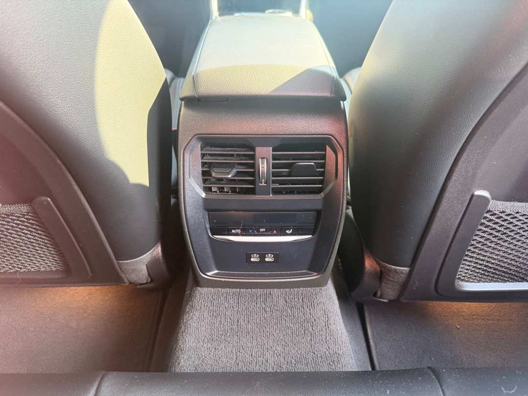 2023 BMW 3 Series 330e xDrive - Image 25