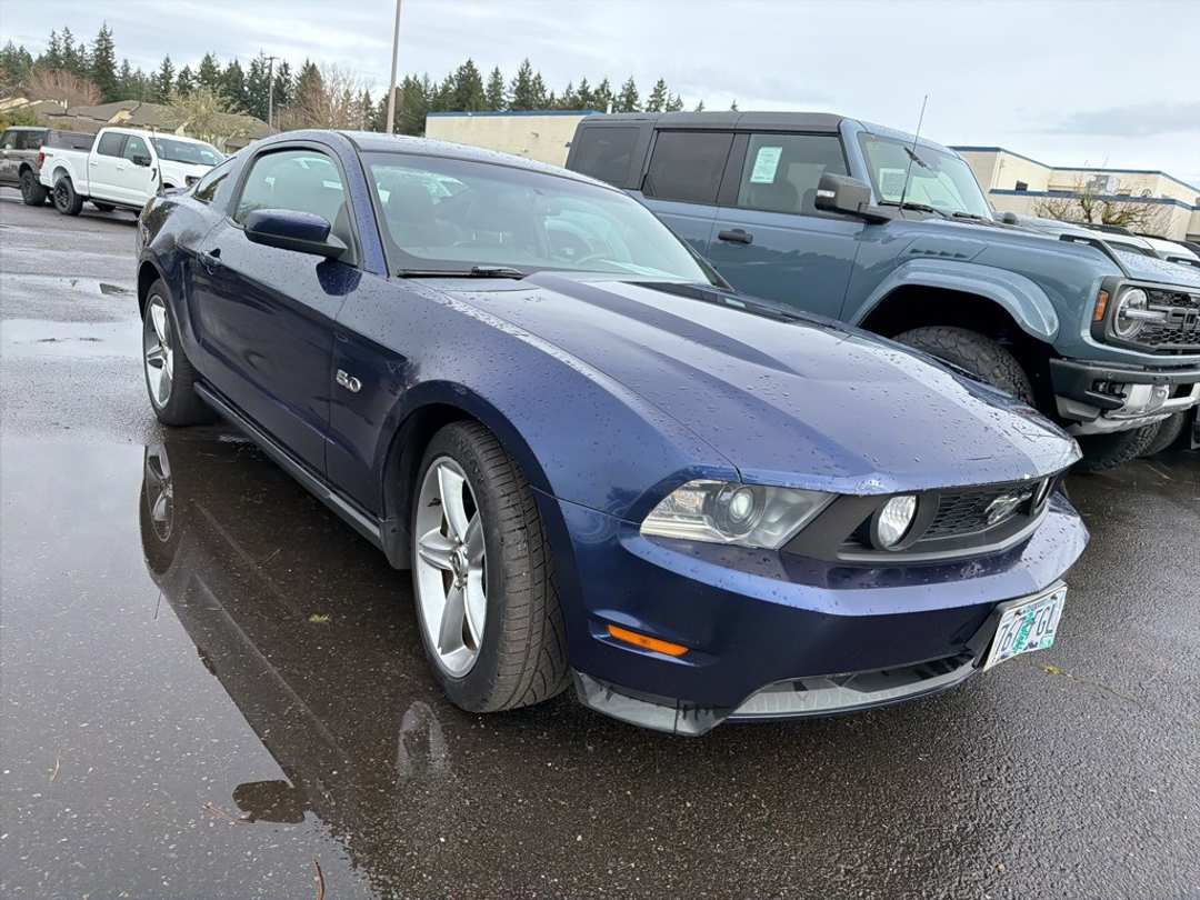 2011 Ford Mustang GT Premium - Image 3
