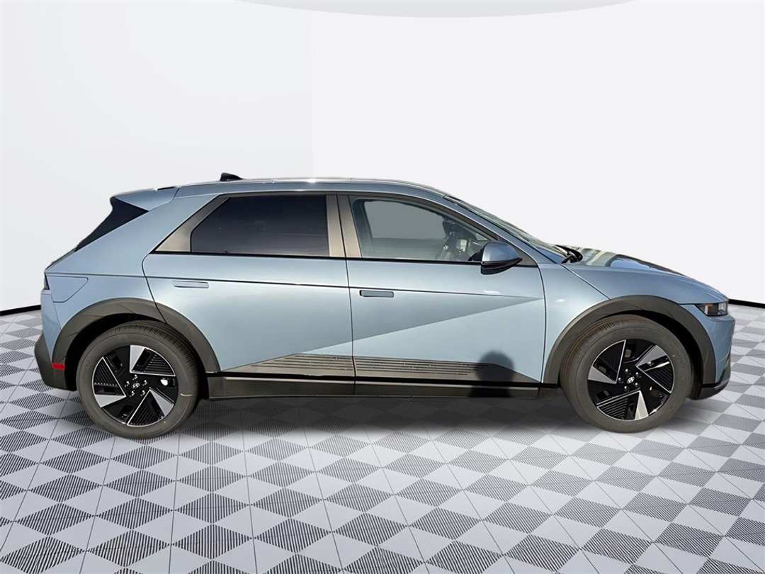 2026 Hyundai Ioniq 5 SEL - Image 8