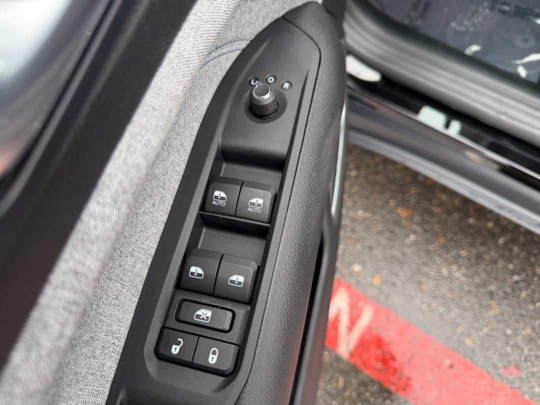 2026 Jeep Compass Latitude - Image 12