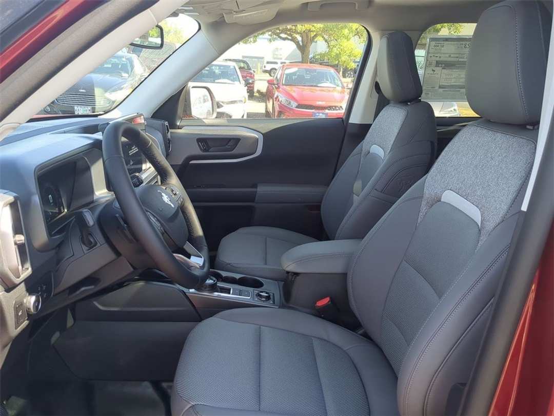 2025 Ford Bronco Sport Badlands - Image 13