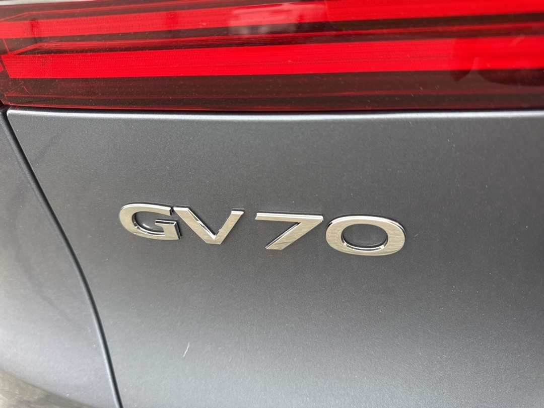 2026 Genesis Gv70 2.5T Sport Prestige - Image 10