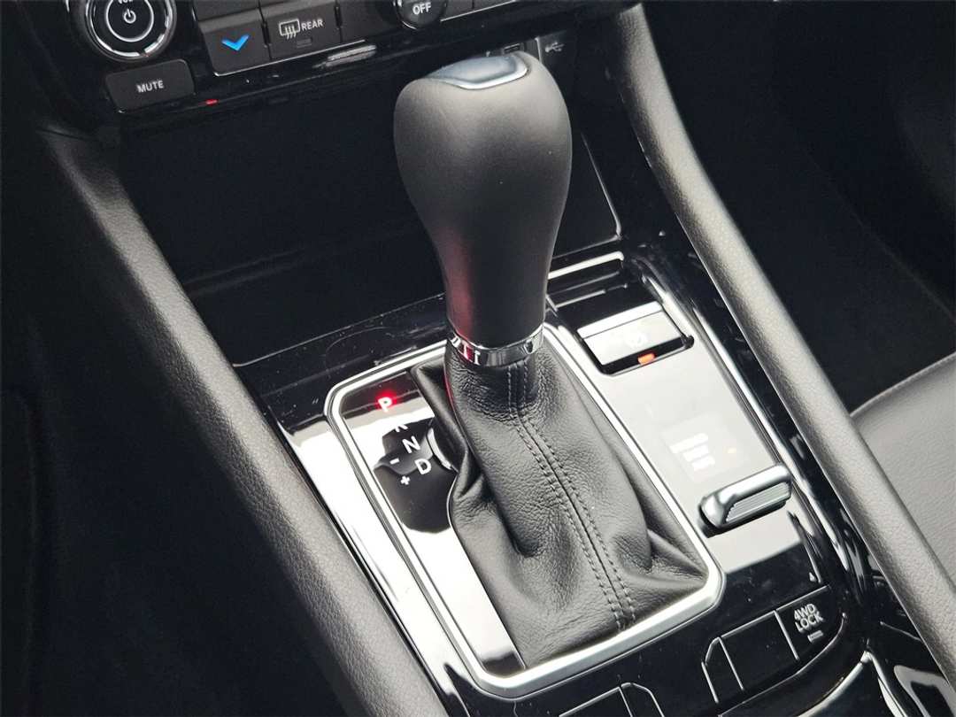 2026 Jeep Compass Latitude - Image 18